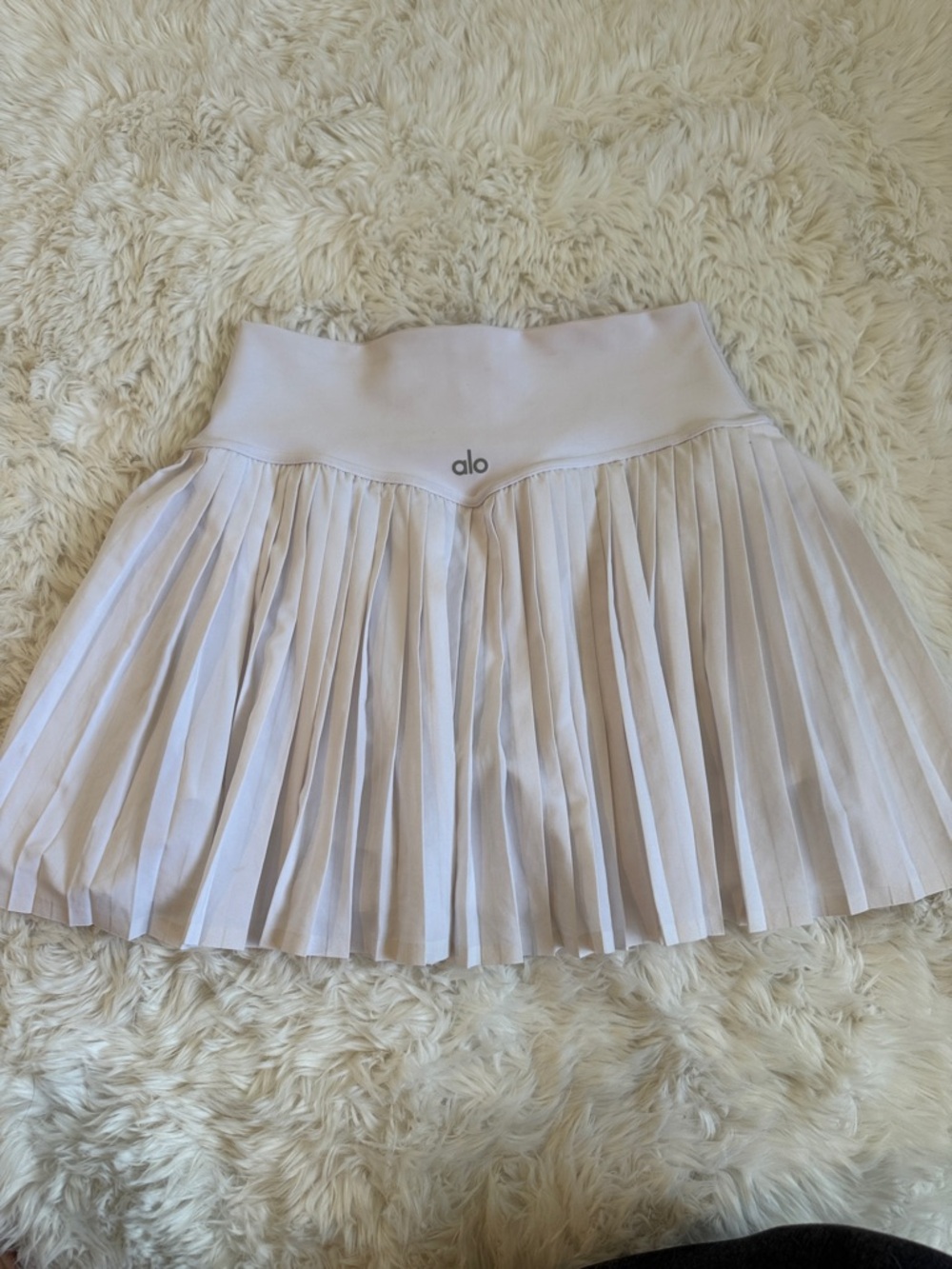 ALO Yoga Pleated Skater Skirt -white